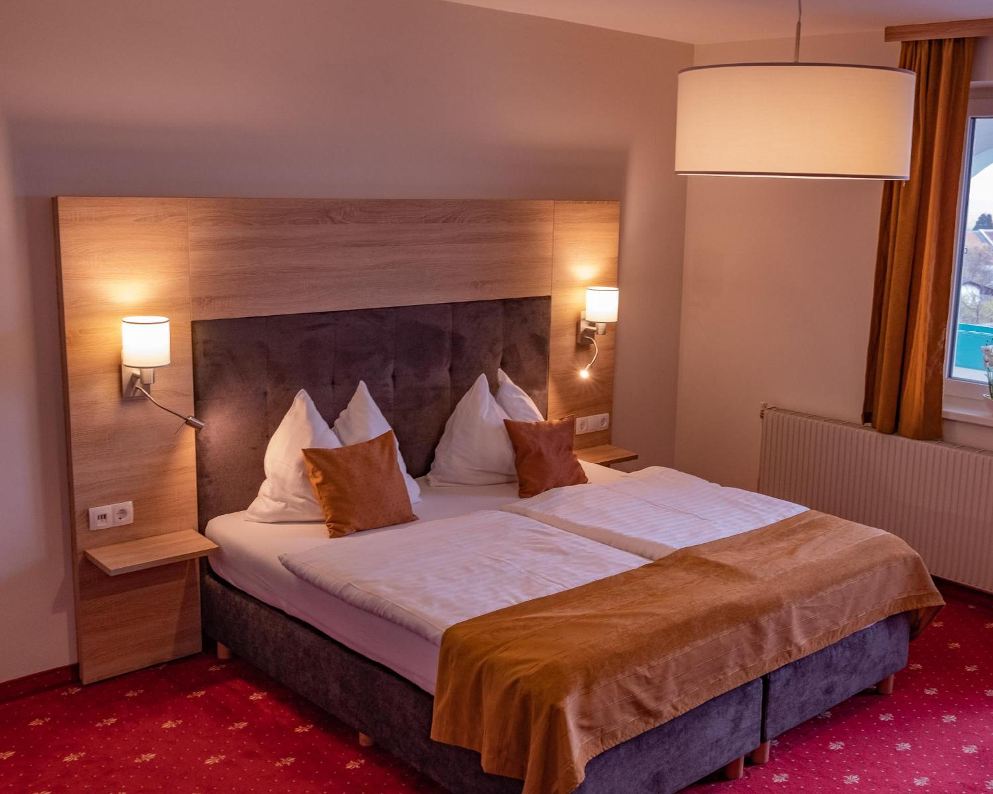 Hotel Am Greiner Руст Екстериор снимка